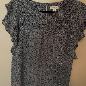 Black and white flutter sleeve top